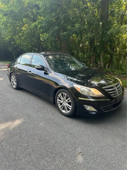 2012 Hyundai Genesis - Image 6 of 15