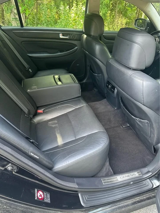 2012 Hyundai Genesis - Image 7 of 15
