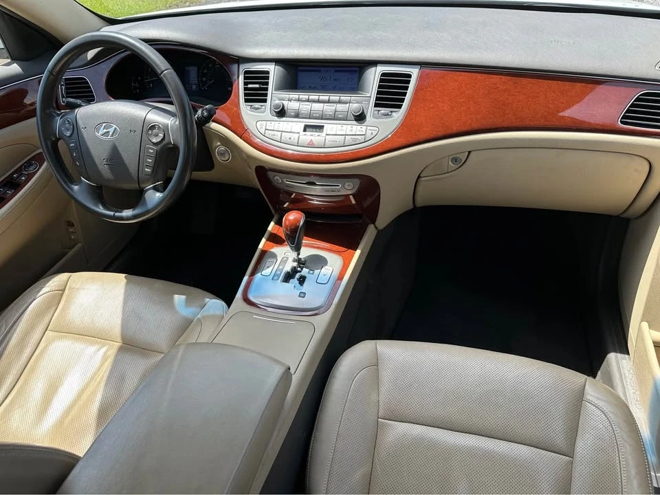 2012 Hyundai Genesis - Image 14 of 16