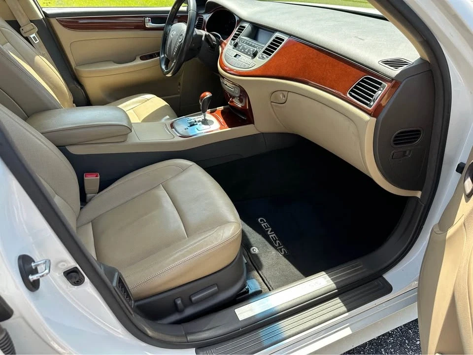 2012 Hyundai Genesis - Image 13 of 16