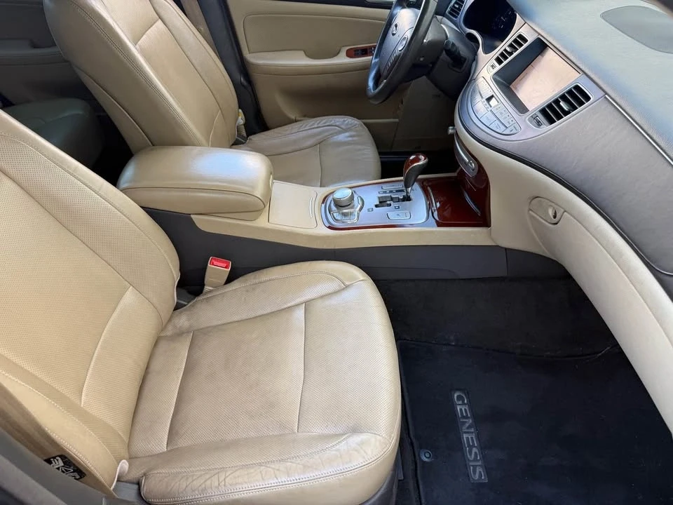 2012 Hyundai Genesis - Image 18 of 20