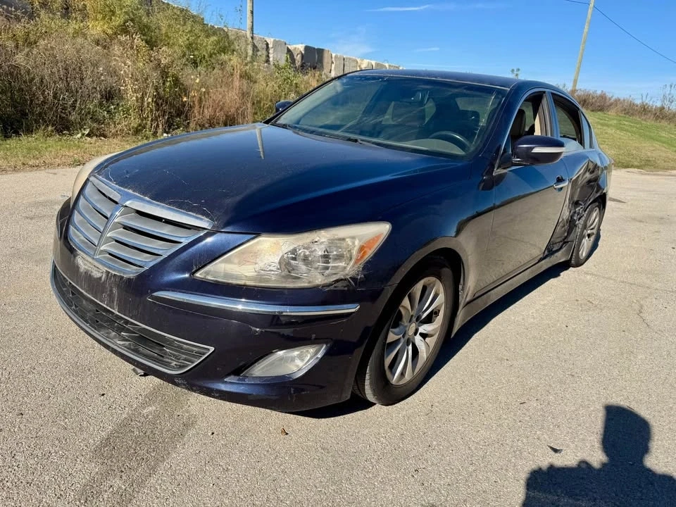 2012 Hyundai Genesis - Image 12 of 13