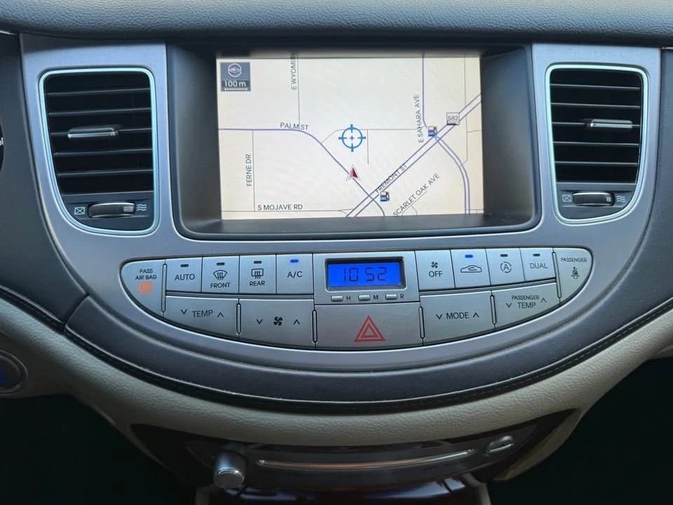 2012 Hyundai Genesis - Image 10 of 20