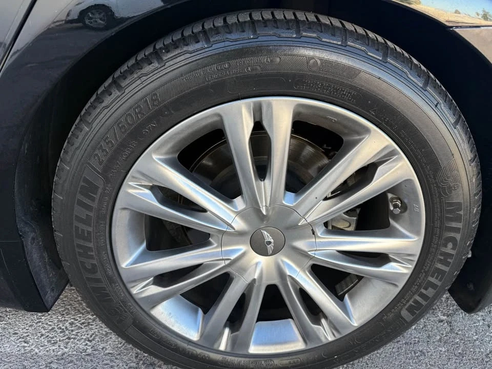 2012 Hyundai Genesis - Image 13 of 20