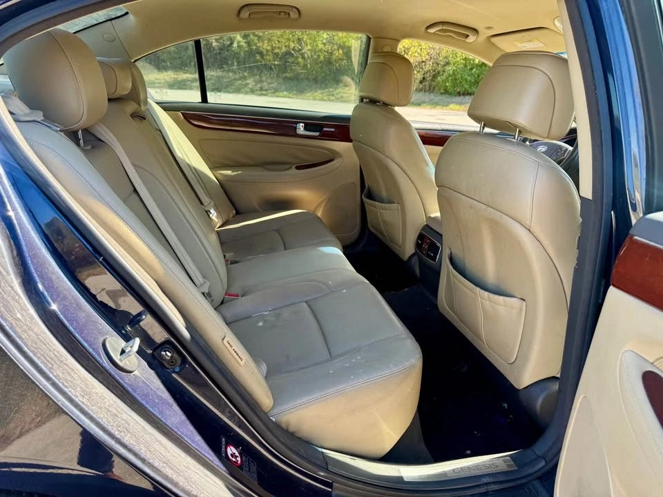 2012 Hyundai Genesis - Image 9 of 13