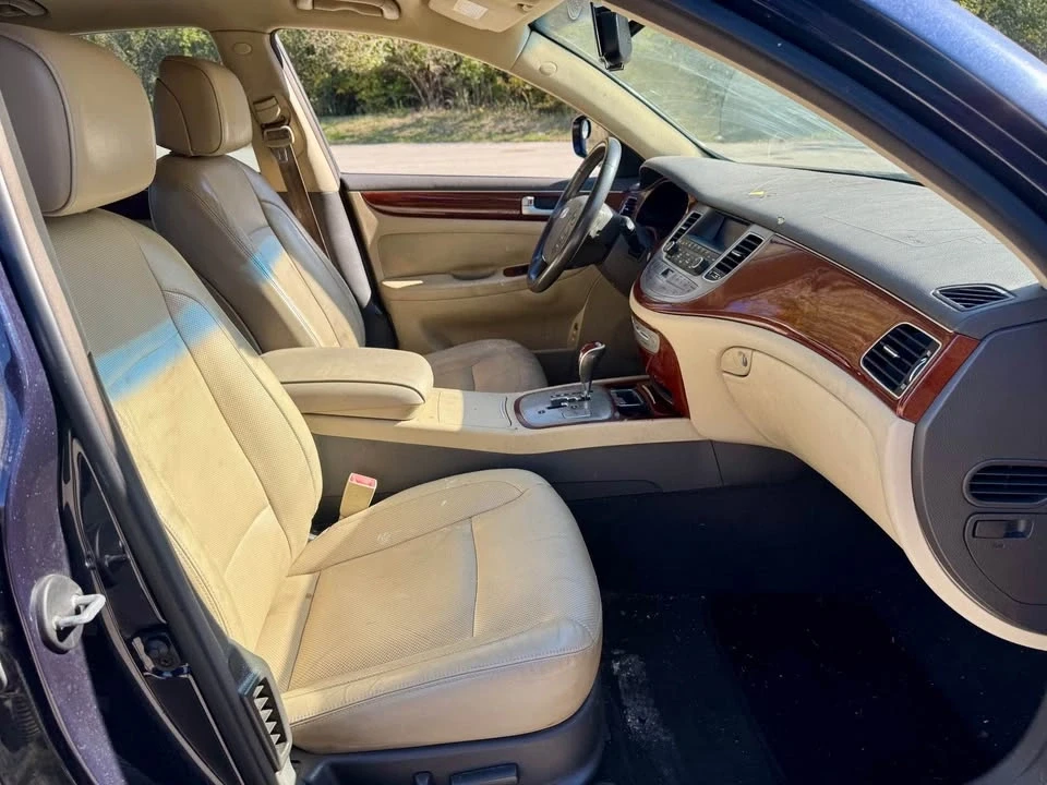 2012 Hyundai Genesis - Image 7 of 13
