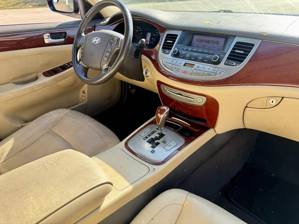 2012 Hyundai Genesis - Image 8 of 13