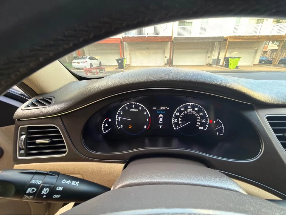 2012 Hyundai Genesis - Image 10 of 11