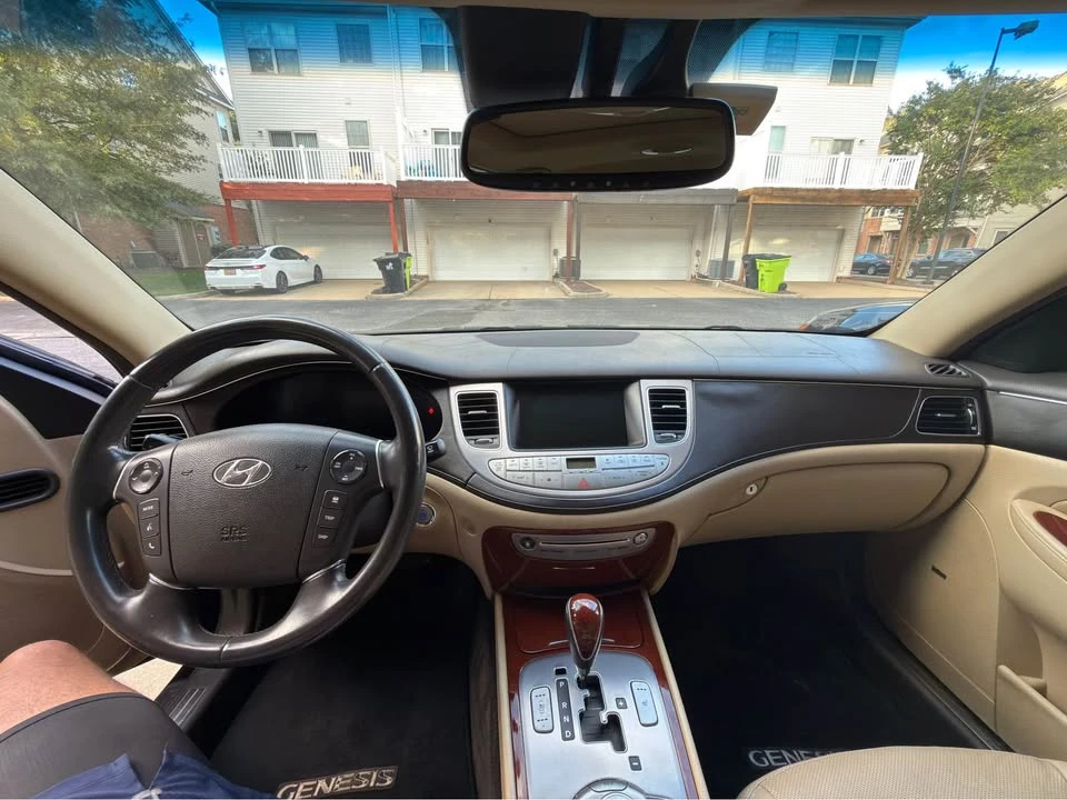 2012 Hyundai Genesis - Image 9 of 11