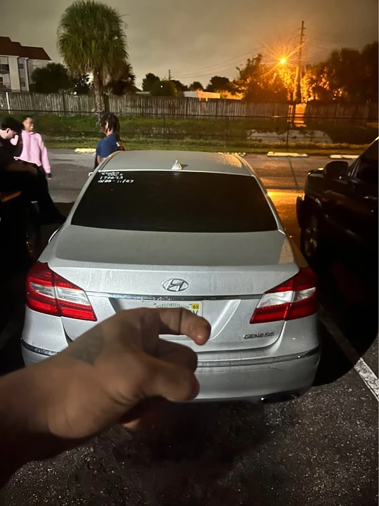 2012 Hyundai Genesis - Image 7 of 7