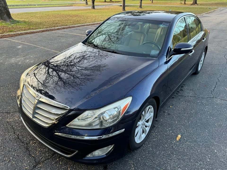 2012 Hyundai Genesis - Image 9 of 16
