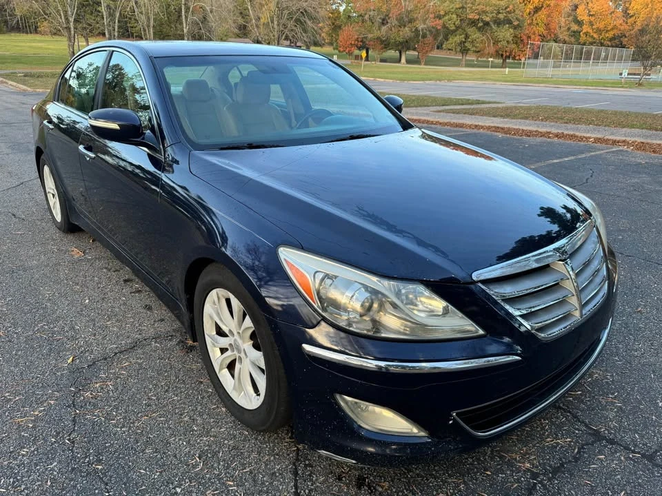 2012 Hyundai Genesis - Image 7 of 16