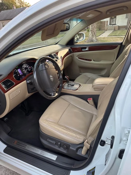 2012 Hyundai Genesis - Image 5 of 7