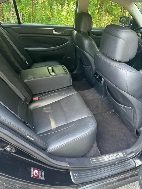 2012 Hyundai Genesis - Image 7 of 17
