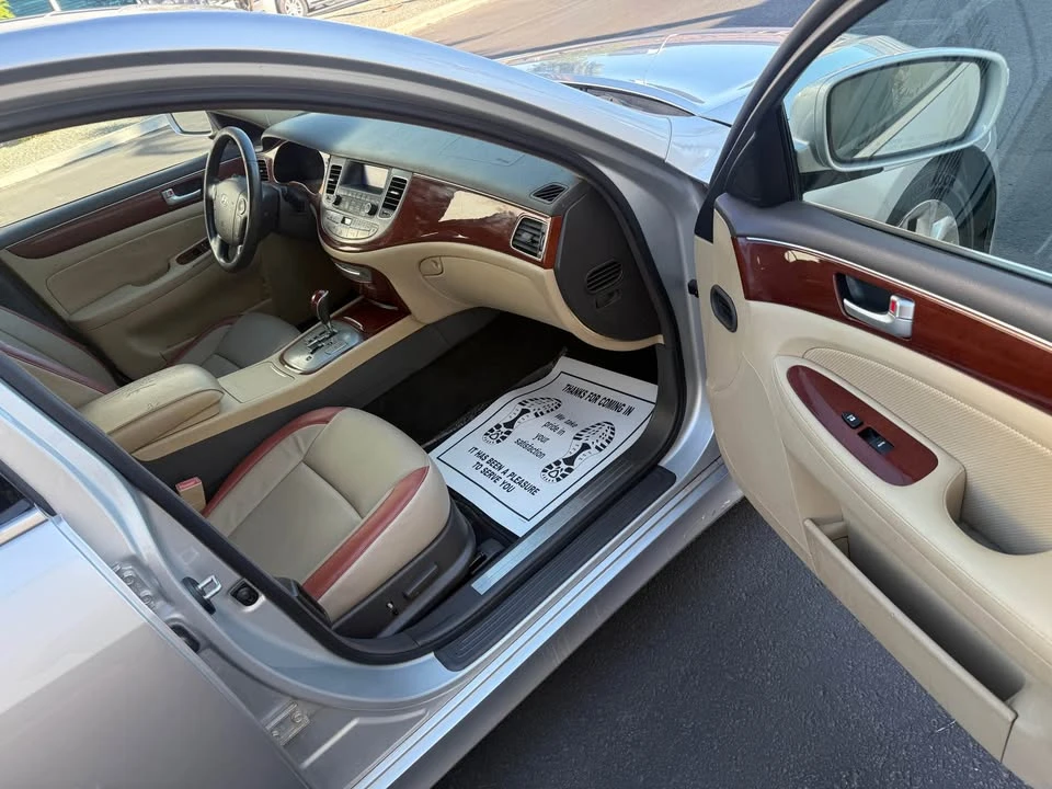 2012 Hyundai Genesis - Image 6 of 10