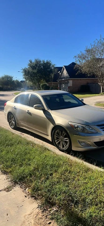 2012 Hyundai Genesis - Image 2 of 6