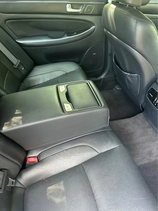 2012 Hyundai Genesis - Image 8 of 17