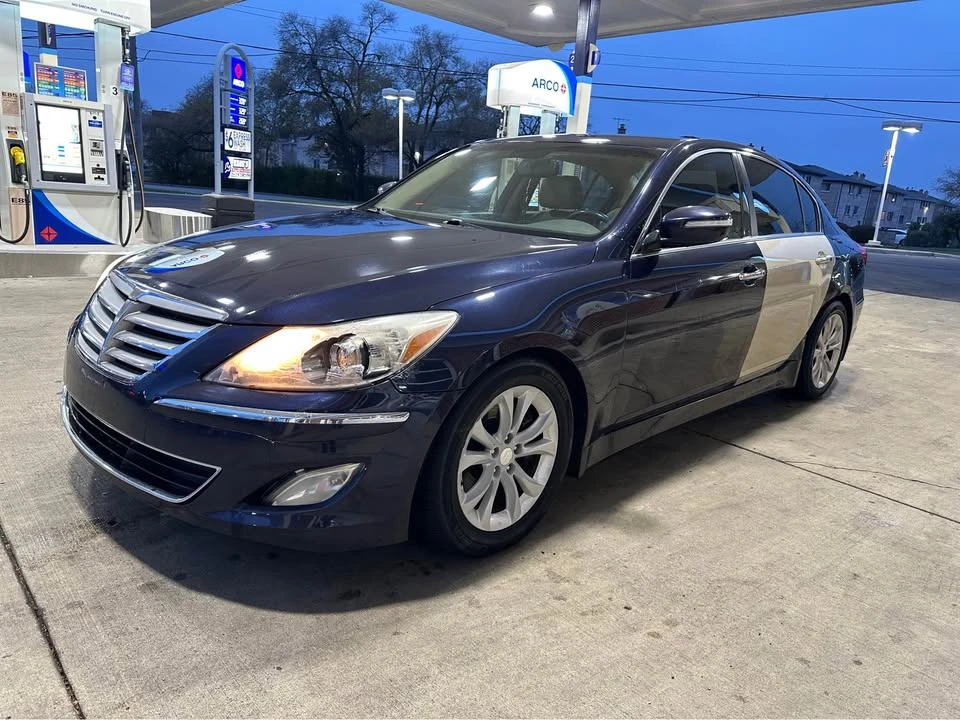 2012 Hyundai Genesis - Image 6 of 10