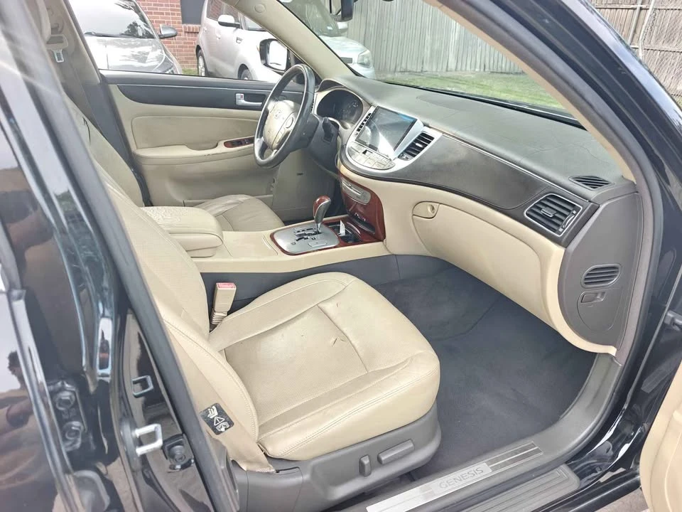 2012 Hyundai Genesis - Image 6 of 9