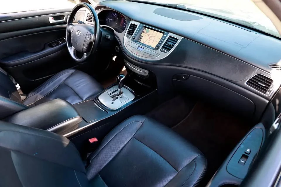 2012 Hyundai Genesis - Image 2 of 8