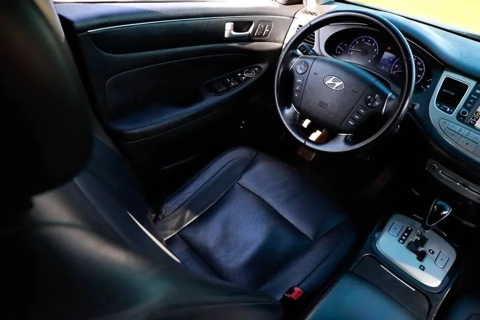 2012 Hyundai Genesis - Image 3 of 8