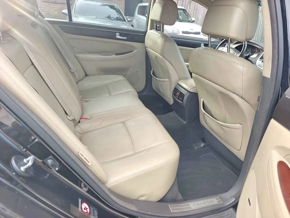 2012 Hyundai Genesis - Image 7 of 9
