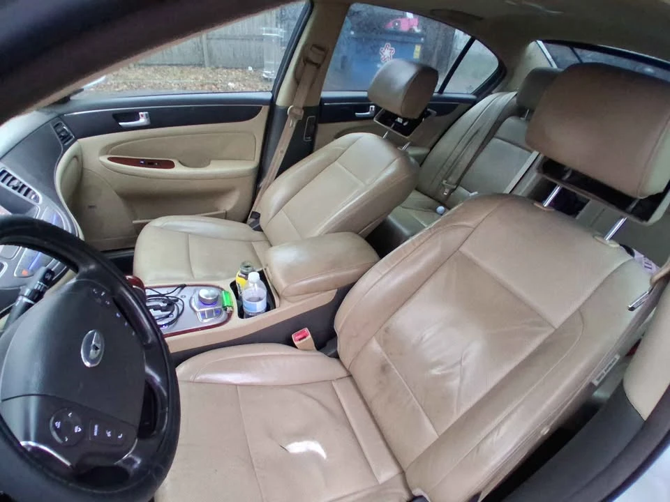 2012 Hyundai Genesis - Image 8 of 12