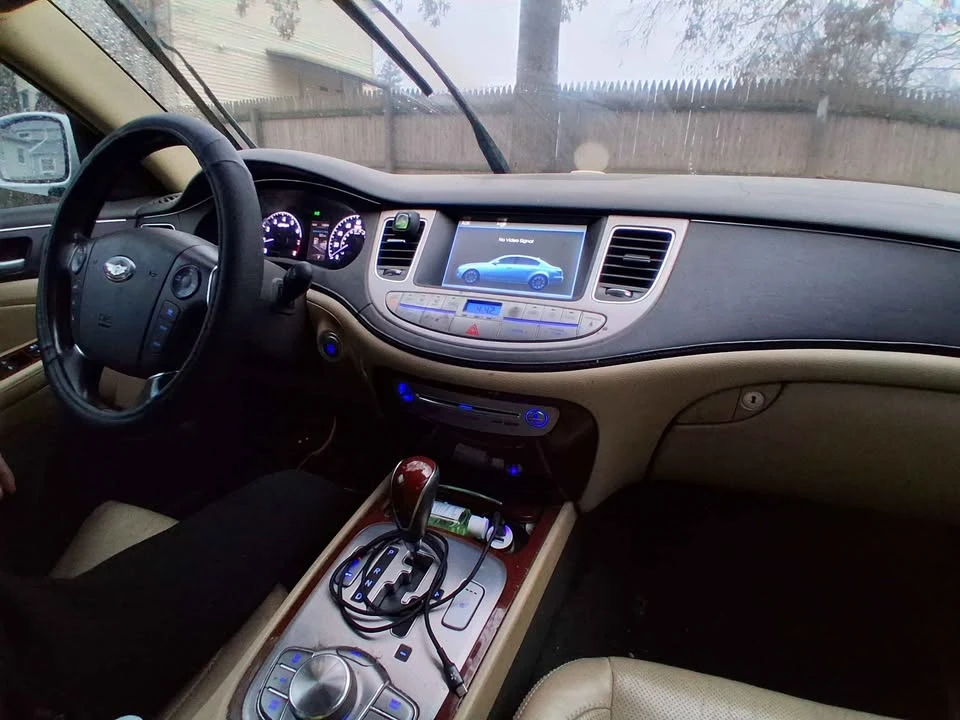 2012 Hyundai Genesis - Image 12 of 12