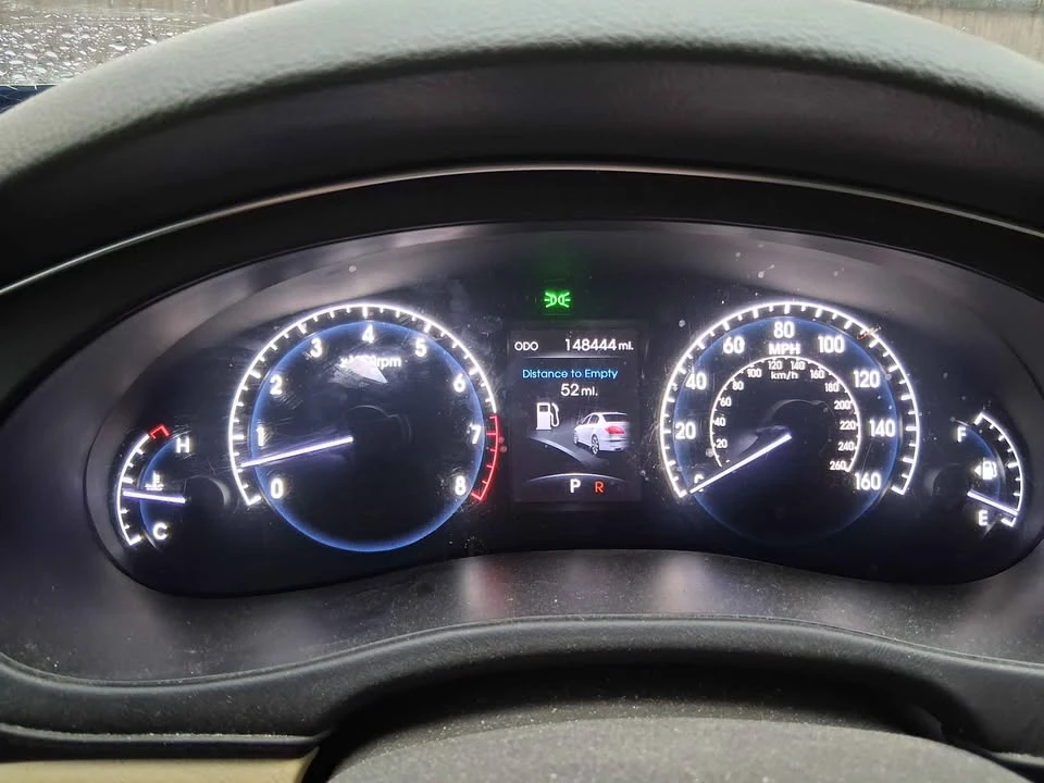 2012 Hyundai Genesis - Image 10 of 12