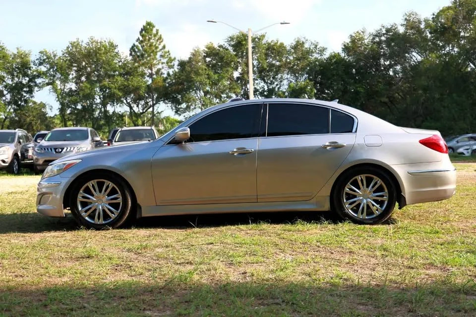 2012 Hyundai Genesis - Image 7 of 8