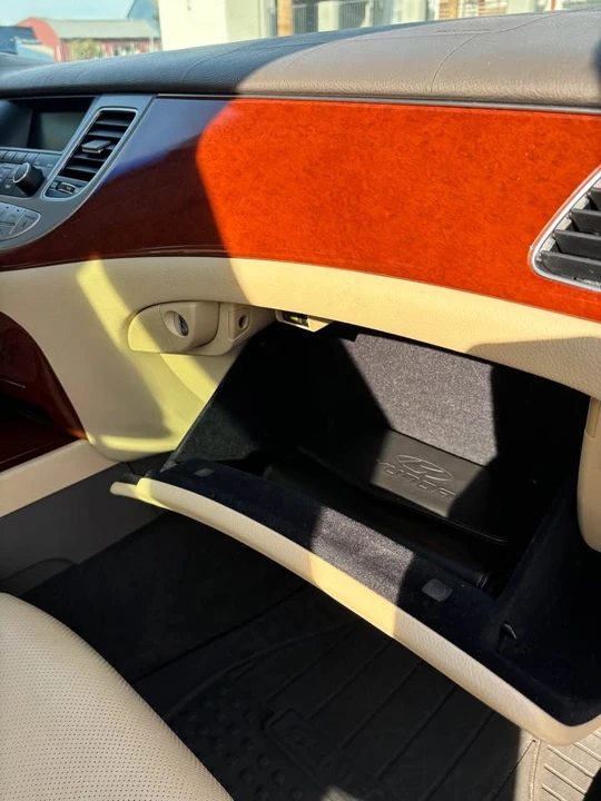 2012 Hyundai Genesis - Image 13 of 20