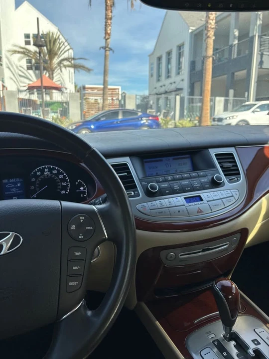 2012 Hyundai Genesis - Image 2 of 20