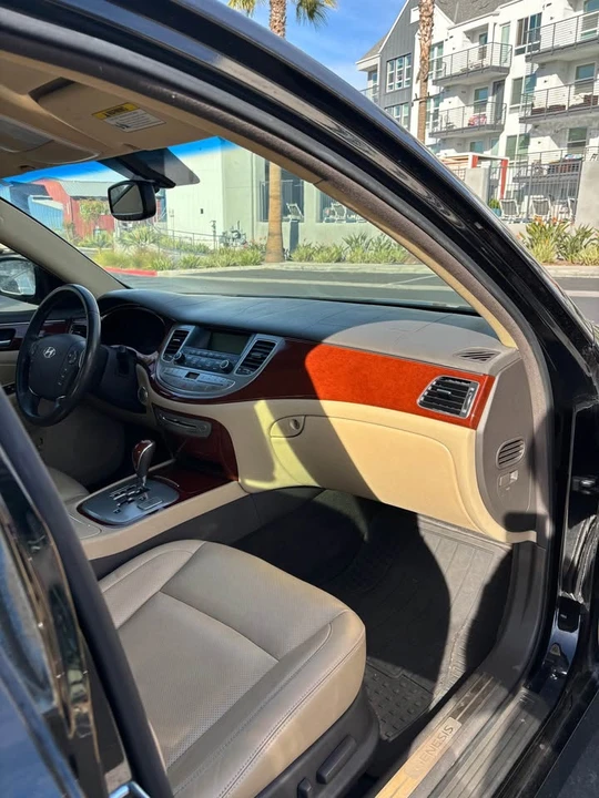 2012 Hyundai Genesis - Image 11 of 20