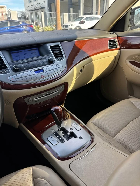 2012 Hyundai Genesis - Image 4 of 20