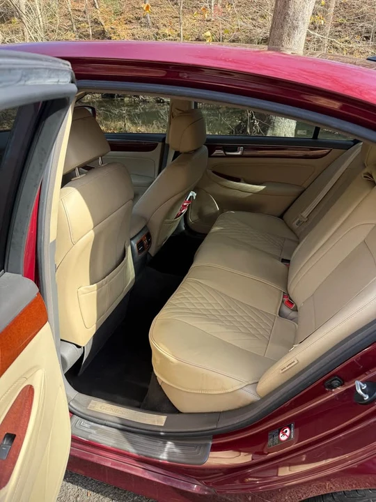 2012 Hyundai Genesis - Image 8 of 8
