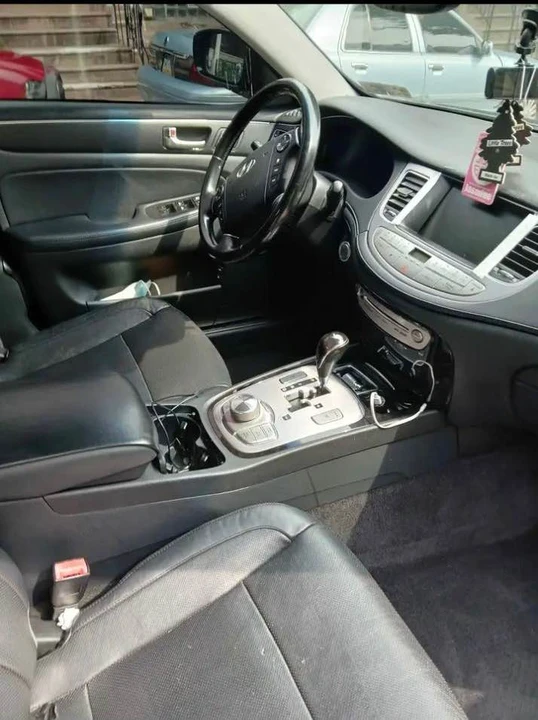 2012 Hyundai Genesis - Image 4 of 6