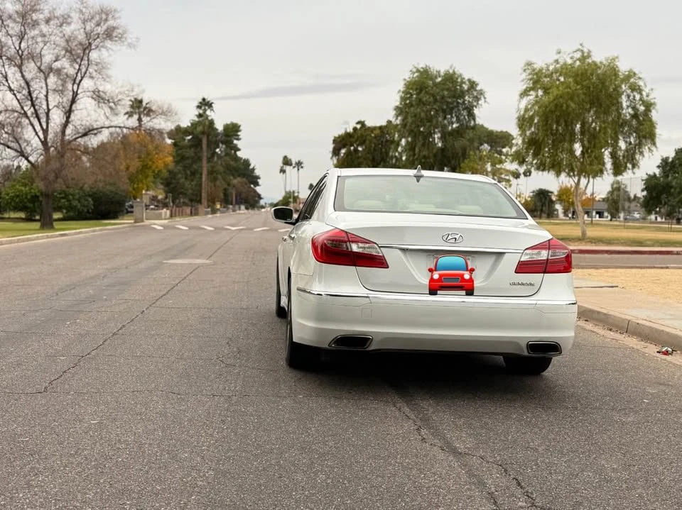 2012 Hyundai Genesis - Image 2 of 15