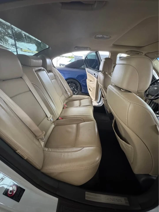 2012 Hyundai Genesis - Image 12 of 20