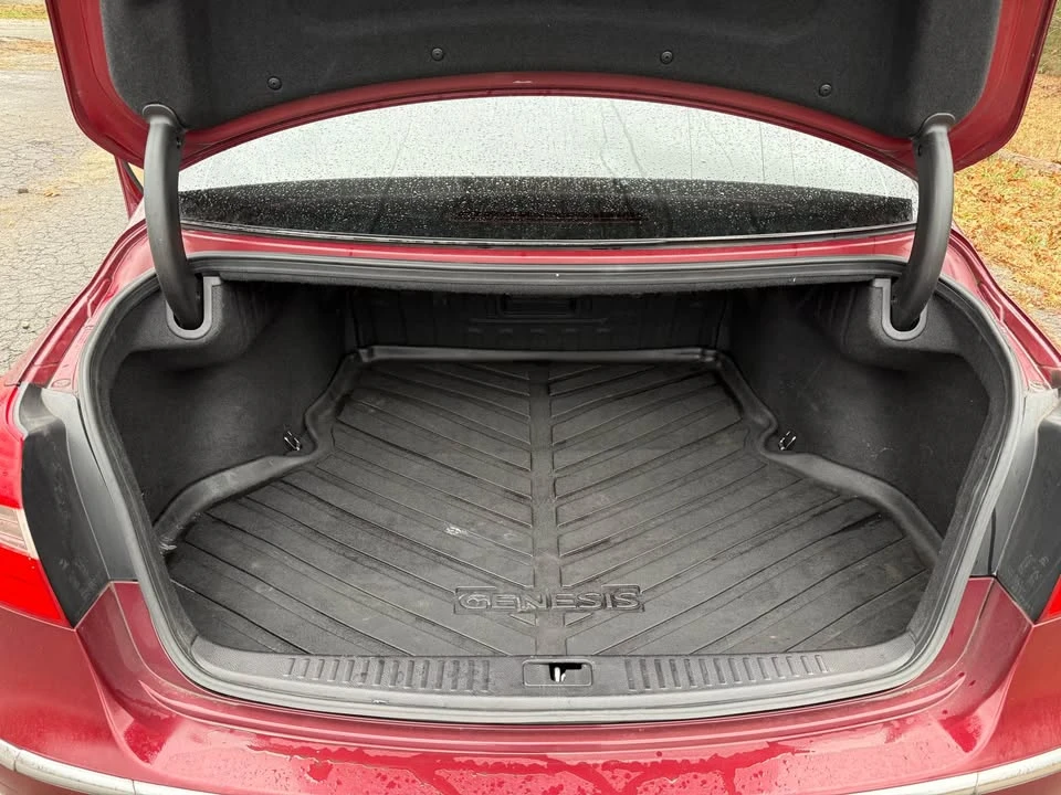 2012 Hyundai Genesis - Image 6 of 8