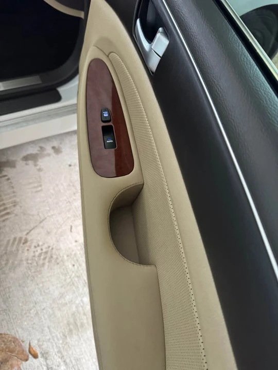 2012 Hyundai Genesis - Image 15 of 20