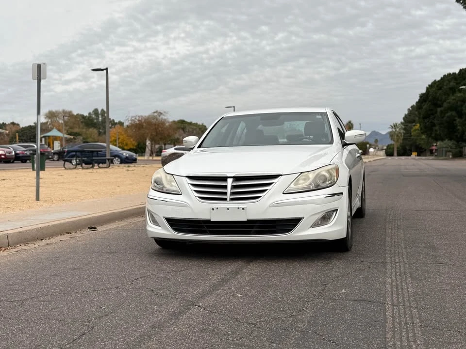 2012 Hyundai Genesis - Image 15 of 15