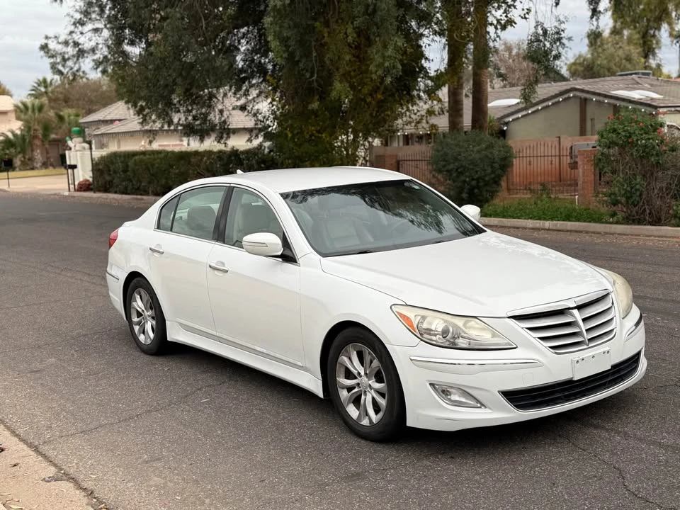 2012 Hyundai Genesis - Image 3 of 15