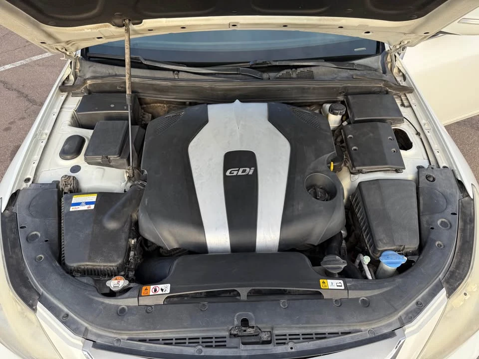 2012 Hyundai Genesis - Image 15 of 15