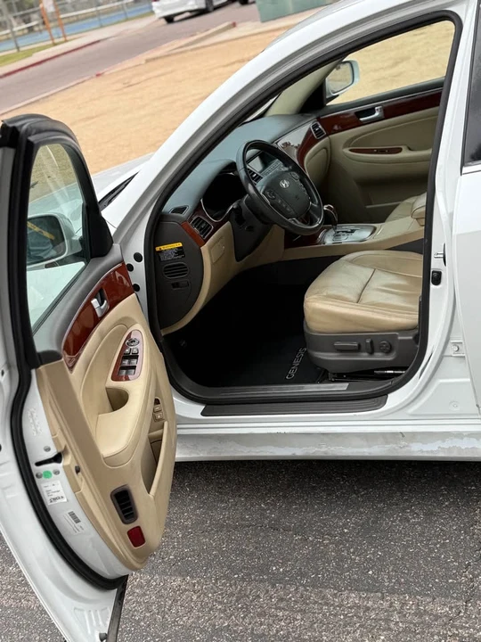 2012 Hyundai Genesis - Image 5 of 15