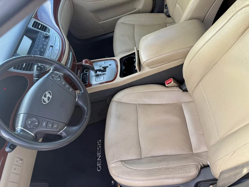 2012 Hyundai Genesis - Image 10 of 15