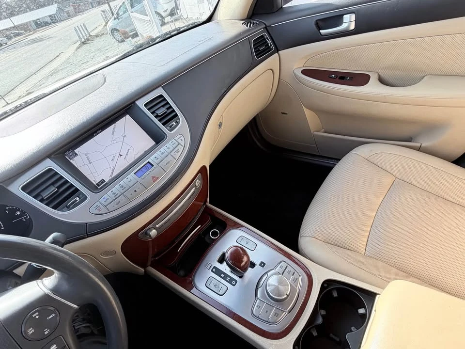 2012 Hyundai Genesis - Image 7 of 10