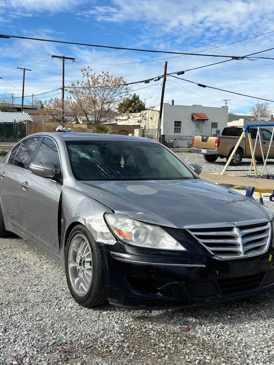 2012 Hyundai Genesis - Image 5 of 8