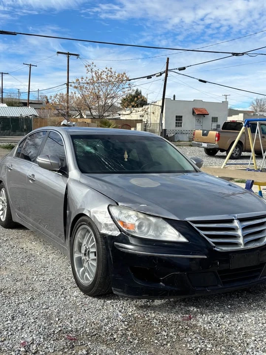 2012 Hyundai Genesis - Image 5 of 7