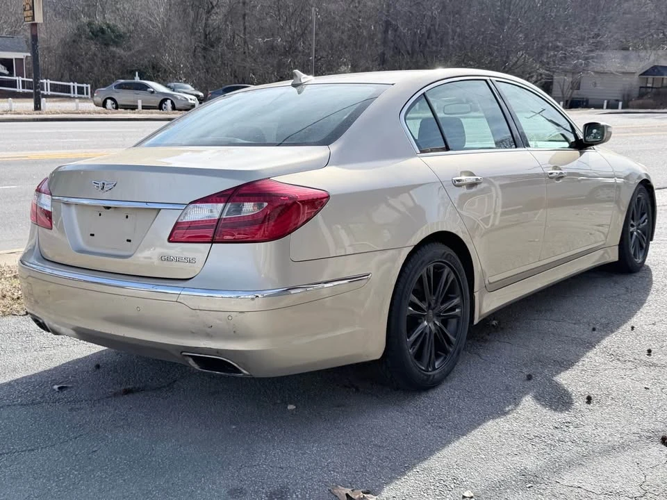 2012 Hyundai Genesis - Image 5 of 10