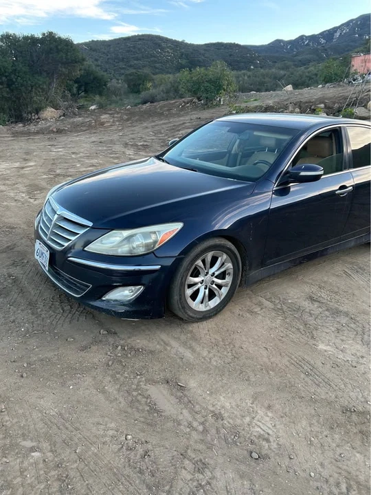 2012 Hyundai Genesis - Image 2 of 19